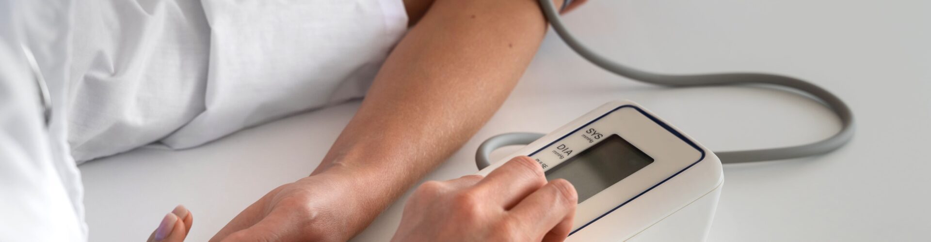 Araujo drugstore stores will have free blood pressure checks next Monday; find out more