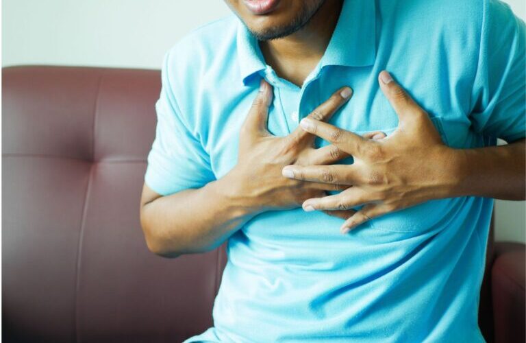 Risco de infarto e AVC sobe até 30% no frio: veja os cuidados urgentes e como proteger o coração